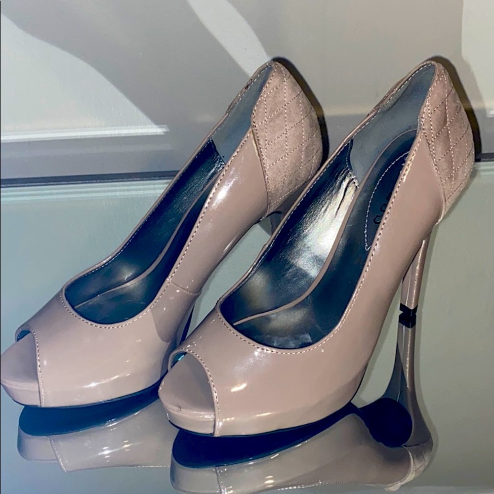 Guess heel women shoe